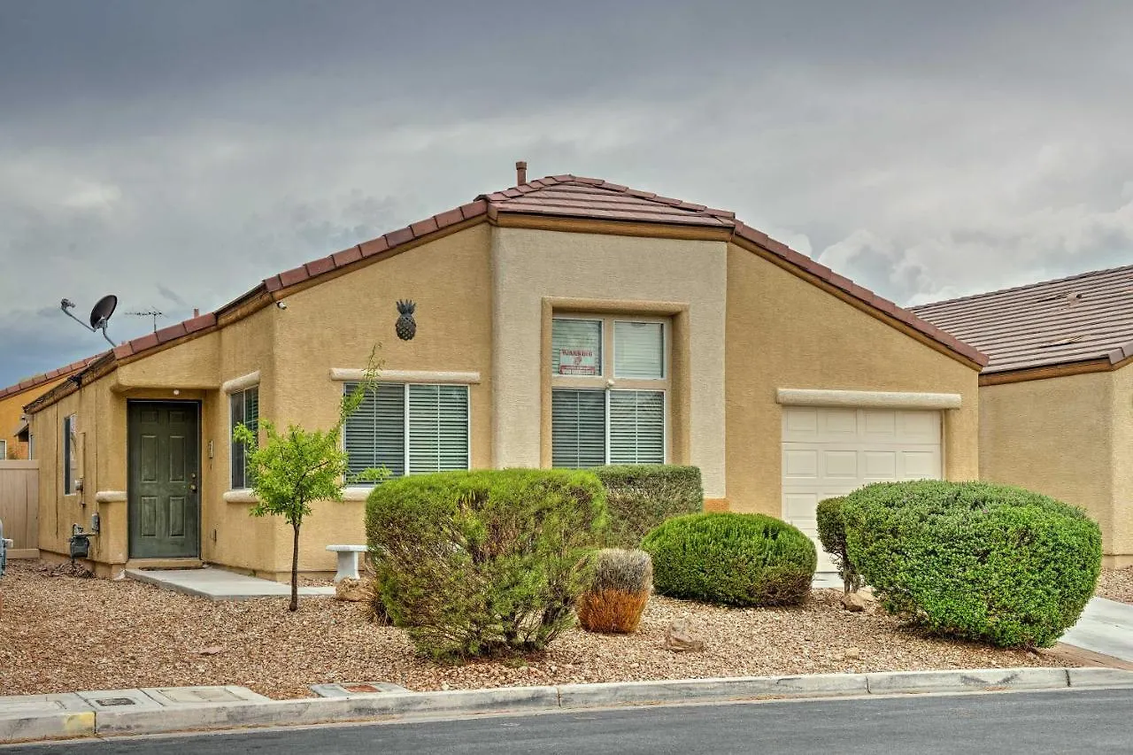 Holiday home Gated Community Home With Patio, 9 Mi To Vegas Strip Las Vegas